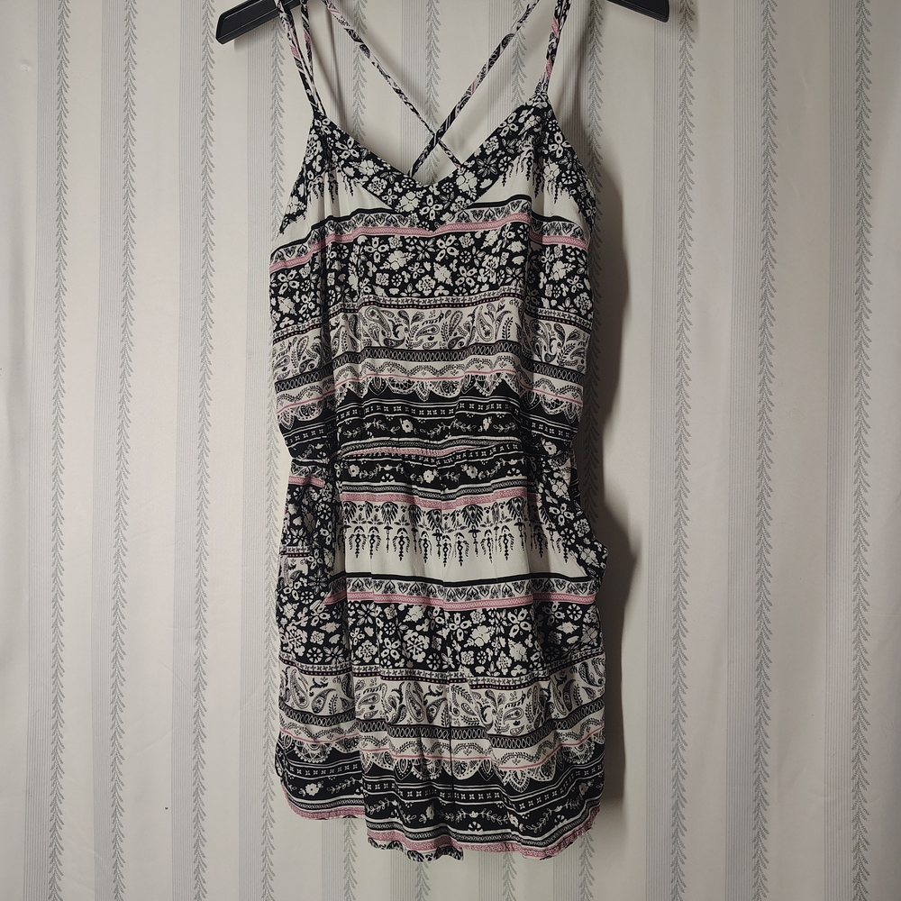 Mudd-size Med- Multi-pattern Stripped Romper Black White Pink With Pockets